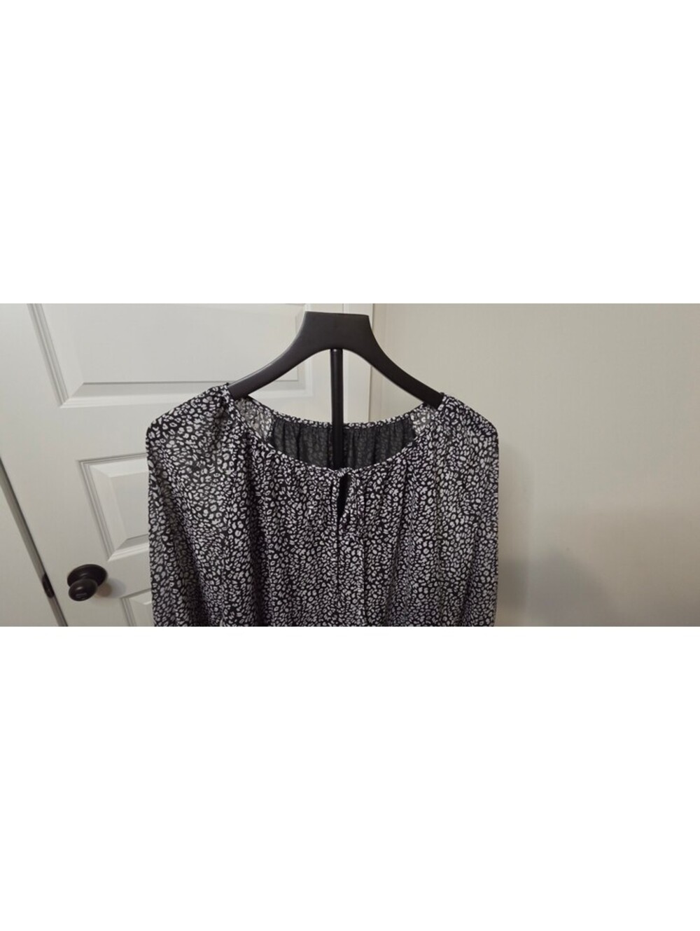 Women's Black and White Long Sleeve Blouse, Size M - Picture 6 of 11